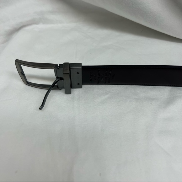 Men’s black and dark brown reversible genuine leather belt. - Picture 3 of 6